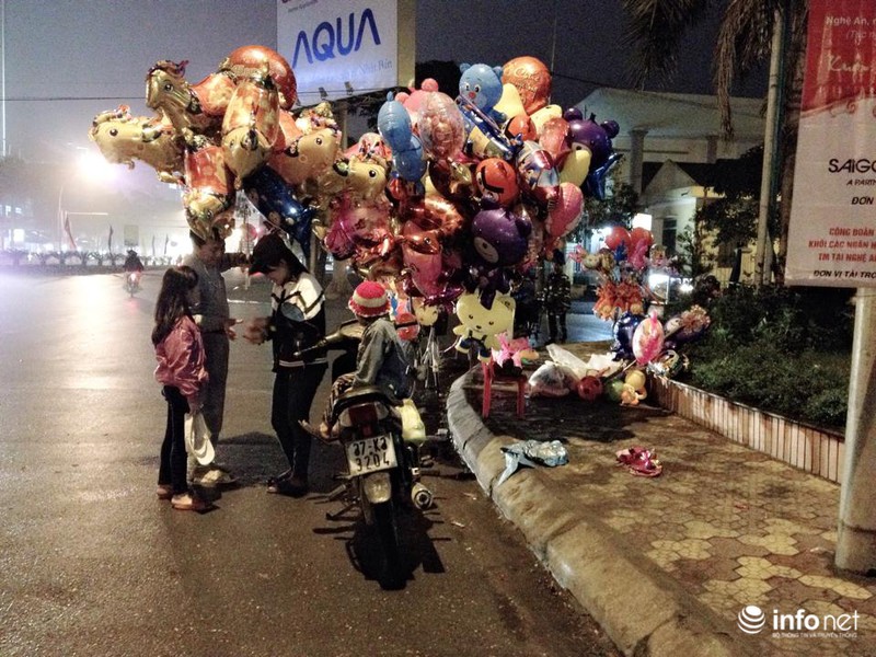 Trực tuyến: Không khí đón năm mới Ất Mùi - 2015 của người Việt ở năm châu - ảnh 28