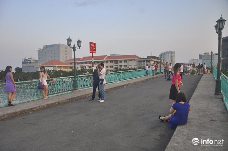 Trực tuyến: Không khí đón năm mới Ất Mùi - 2015 của người Việt ở năm châu - ảnh 64