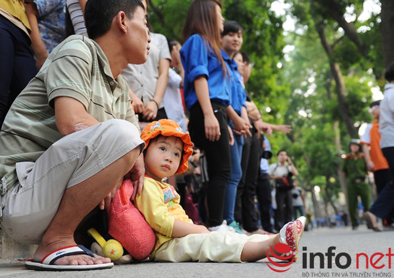 Nhìn lại những hình ảnh xúc động trong ngày mất Đại tướng - ảnh 2