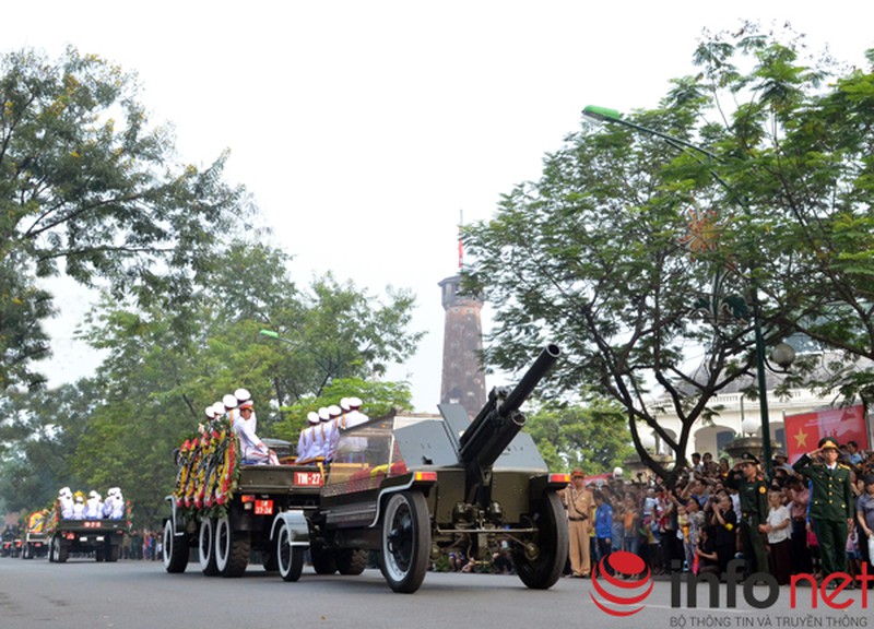 Nhìn lại những hình ảnh xúc động trong ngày mất Đại tướng - ảnh 17