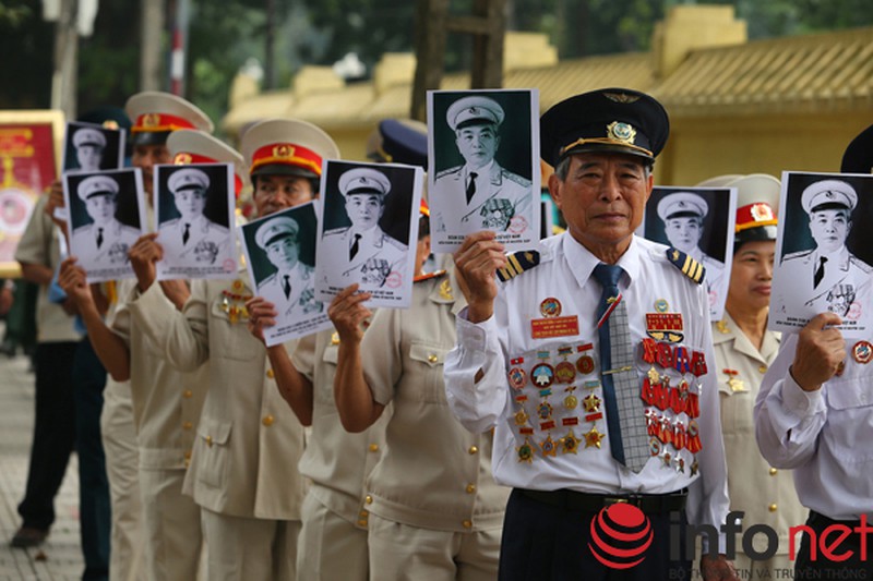 Nhìn lại những hình ảnh xúc động trong ngày mất Đại tướng - ảnh 5