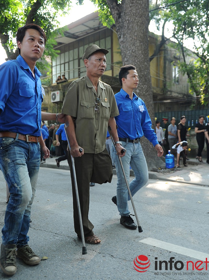 Nhìn lại những hình ảnh xúc động trong ngày mất Đại tướng - ảnh 7