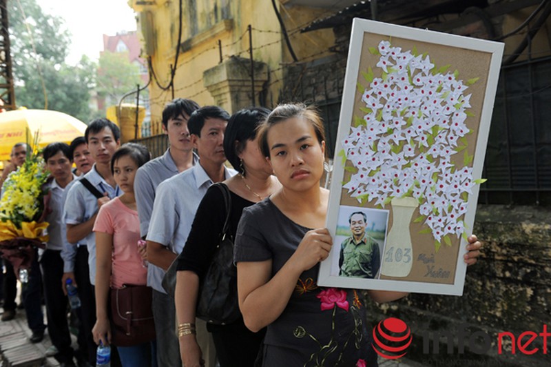 Nhìn lại những hình ảnh xúc động trong ngày mất Đại tướng - ảnh 8