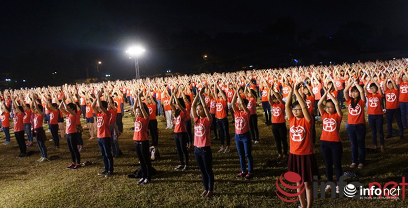 Hơn 1.000 sinh viên Hà Nội nhảy flashmob mừng đại lễ 10/10 - ảnh 12