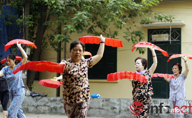Chùm ảnh: Người dân Thủ đô sống chậm trong không khí đại lễ - ảnh 12