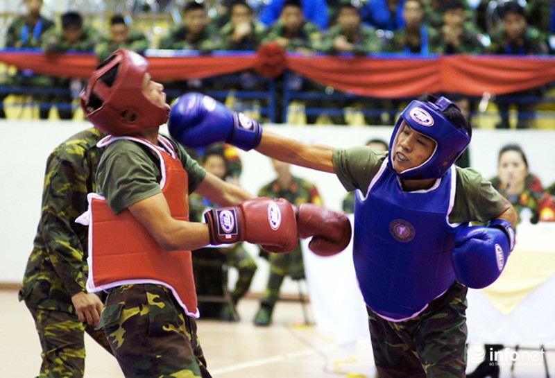 Những hình ảnh ấn tượng võ thuật chiến đấu quân đội - ảnh 12