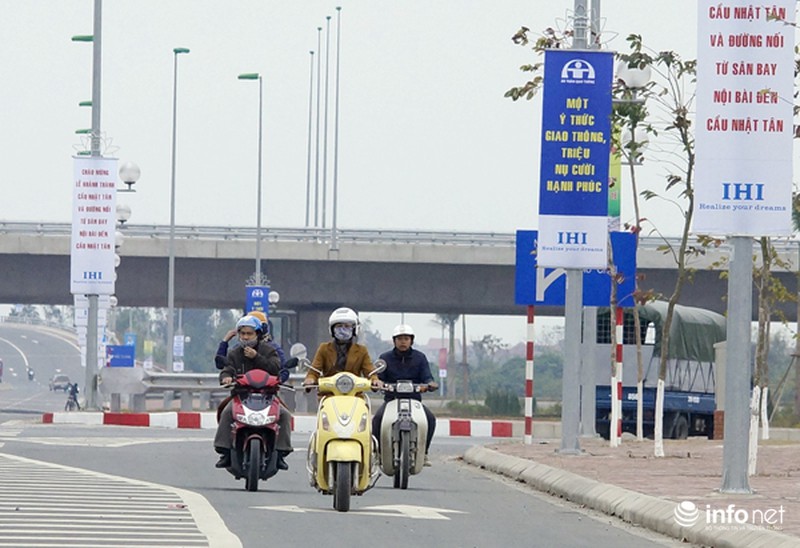Bất chấp nguy hiểm, vô tư phạm luật trên Đại lộ Võ Nguyên Giáp - ảnh 12