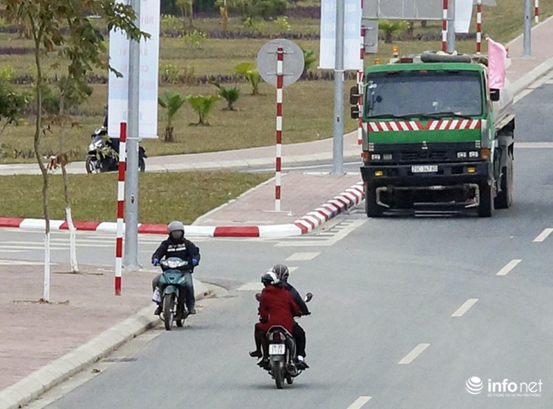 Bất chấp nguy hiểm, vô tư phạm luật trên Đại lộ Võ Nguyên Giáp - ảnh 8