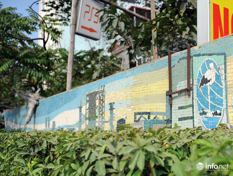 Hà Nội: Con đường gốm sứ nứt toác, rụng từng mảng, nhìn nhem nhuốc - ảnh 10