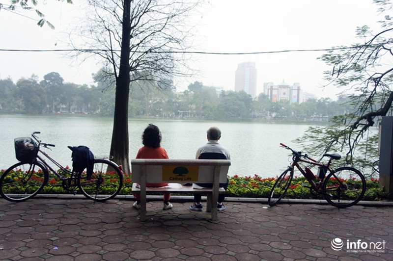 Người Thủ đô dạo chơi sáng đầu năm - ảnh 3