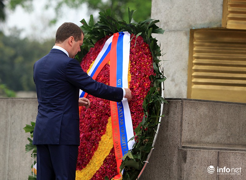 Những hoạt động đầu tiên của Thủ tướng Liên bang Nga Medvedev tại Hà Nội - ảnh 6