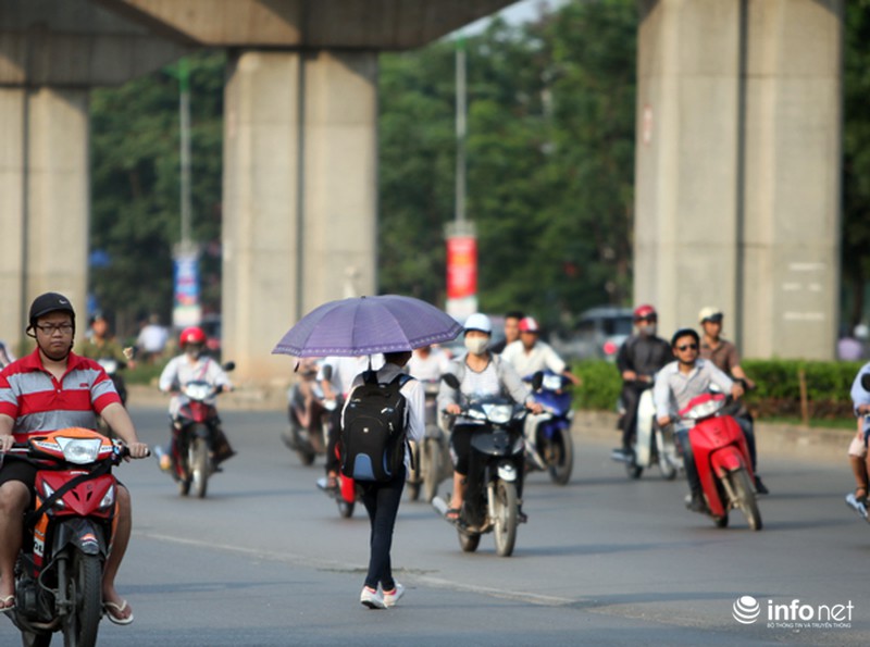 Dỡ cầu đi bộ, hàng trăm sinh viên phải băng qua đường giờ nguy hiểm - ảnh 4