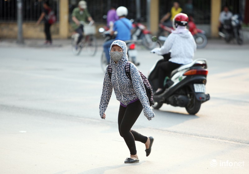 Dỡ cầu đi bộ, hàng trăm sinh viên phải băng qua đường giờ nguy hiểm - ảnh 6