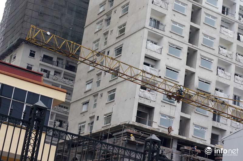 Run rẩy nhìn ma trận cần cẩu trên đầu người dân Thủ đô - ảnh 5