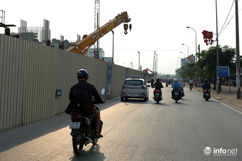 Run rẩy nhìn ma trận cần cẩu trên đầu người dân Thủ đô - ảnh 8