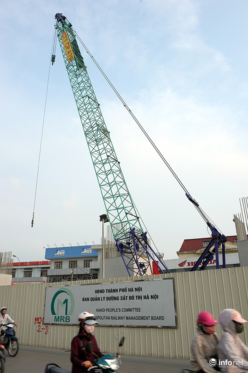 Run rẩy nhìn ma trận cần cẩu trên đầu người dân Thủ đô - ảnh 9