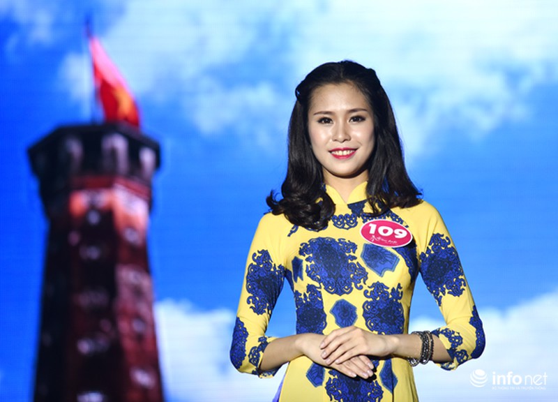 Vẻ đẹp của sinh viên HUBT trong tà áo dài truyền thống - ảnh 15