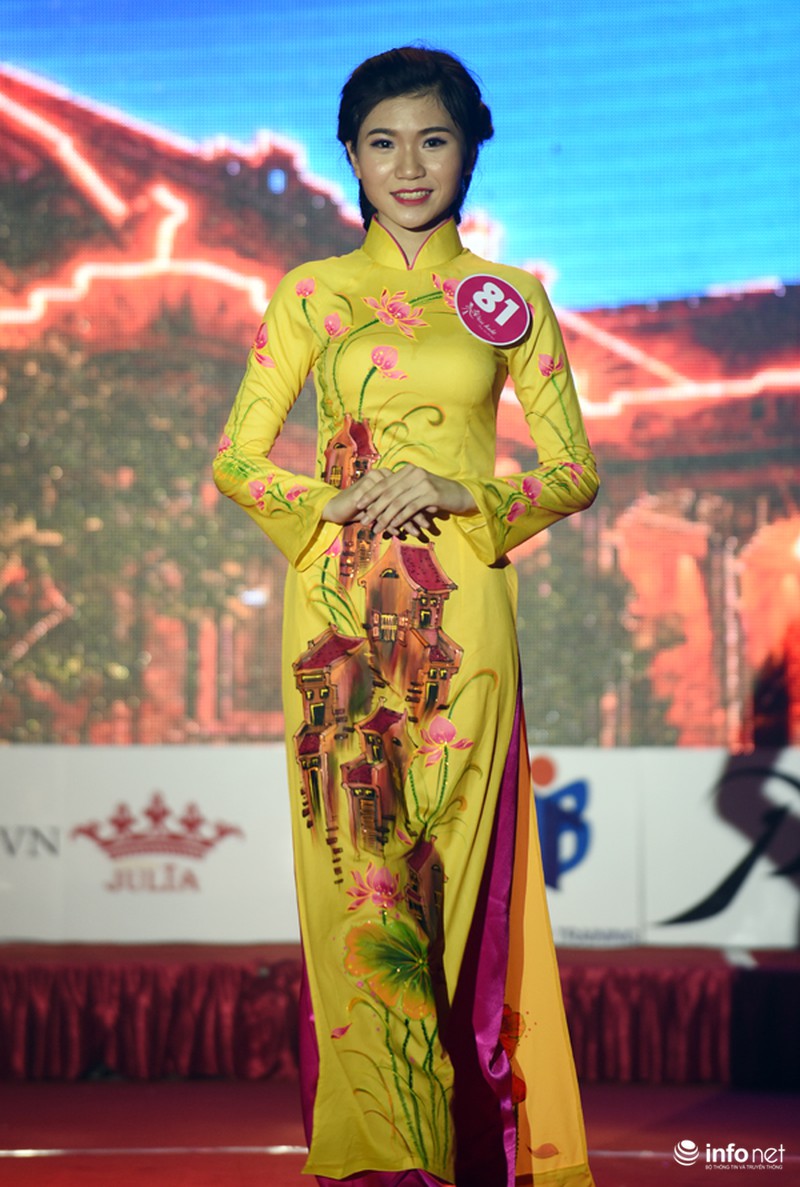 Vẻ đẹp của sinh viên HUBT trong tà áo dài truyền thống - ảnh 3