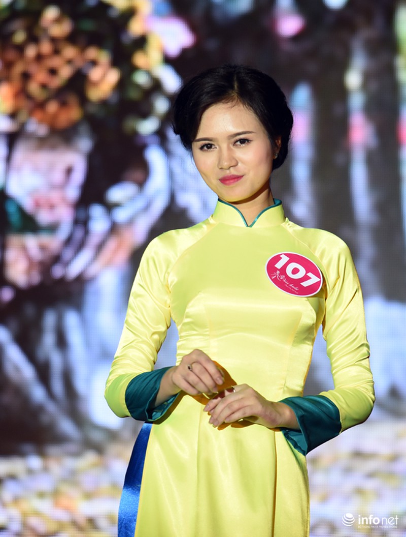 Vẻ đẹp của sinh viên HUBT trong tà áo dài truyền thống - ảnh 7