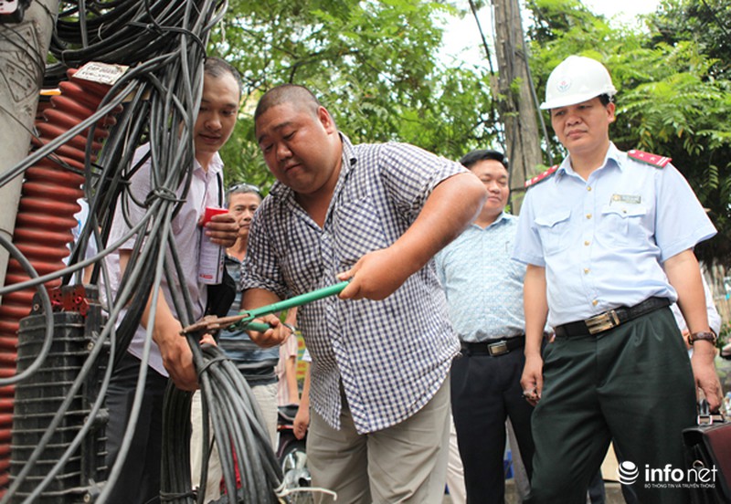 Hà Nội: Thu giữ một máy hàn trong ngày đầu kiểm tra dây cáp đi nổi - ảnh 2