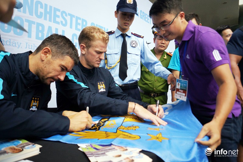 Sao Manchester City giao lưu với người hâm mộ Việt Nam - ảnh 9