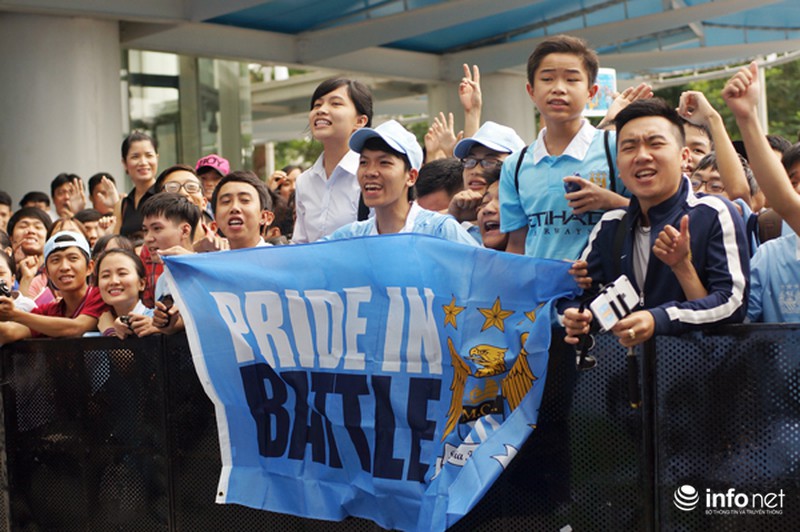 Sao Manchester City giao lưu với người hâm mộ Việt Nam - ảnh 2