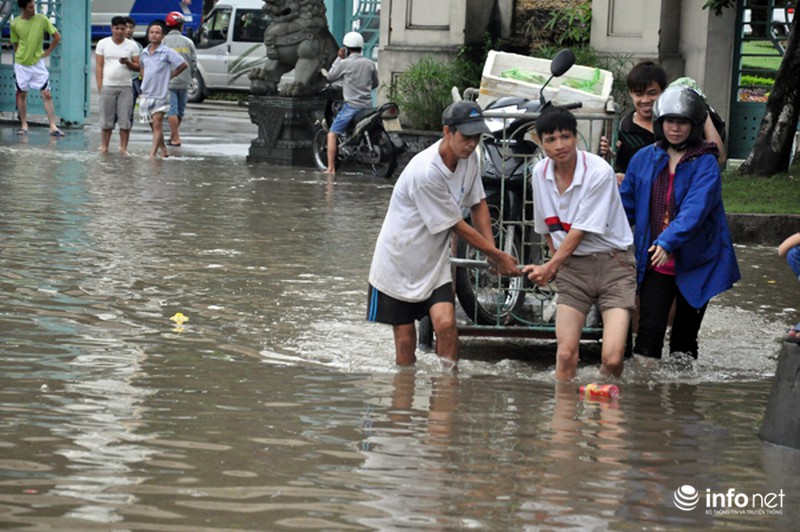 Chở đò giữa Quốc lộ 18 - ảnh 5