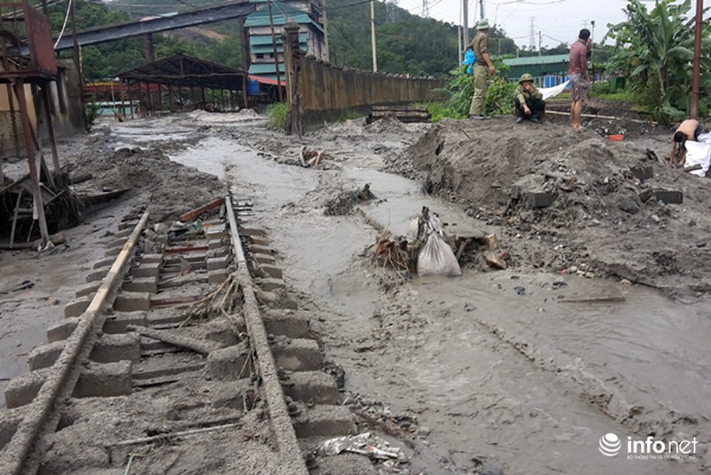 Mỏ than lớn nhất Việt Nam ngập trong bùn đất, thiệt hại khoảng 500 tỷ đồng - ảnh 1