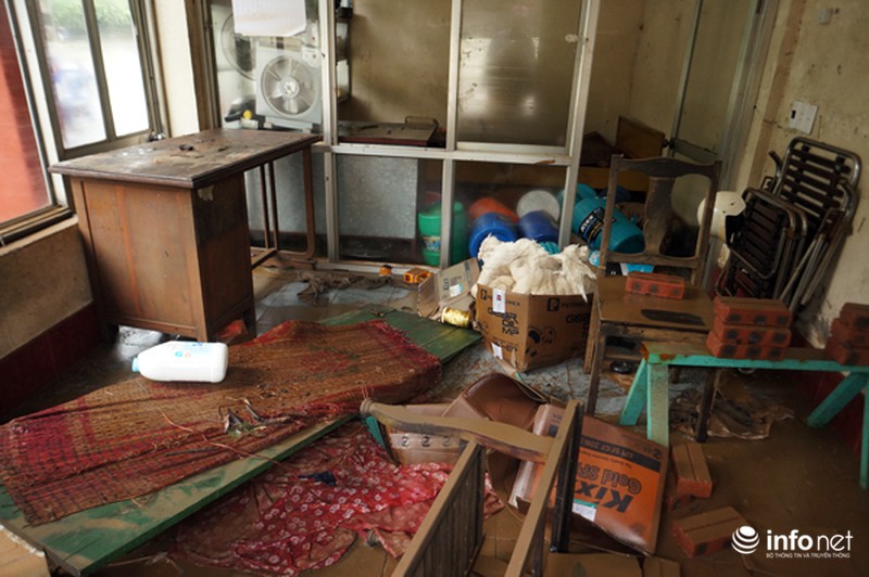 Mưa lũ Quảng Ninh: Nhiều nhà dân có nguy cơ bị sập do sạt lở - ảnh 3