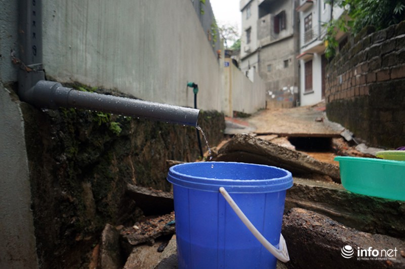 Mưa lũ Quảng Ninh: Nhiều nhà dân có nguy cơ bị sập do sạt lở - ảnh 9