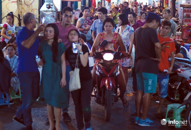 Bất lực nhìn xe máy