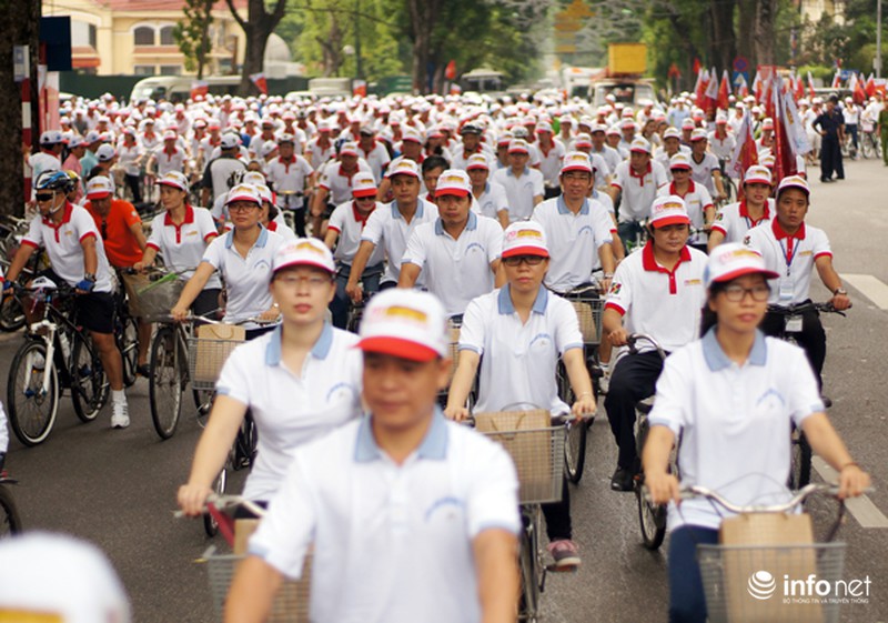 Đại sứ Hoa Kỳ và Cuba đồng hành đạp xe quanh Hà Nội - ảnh 2