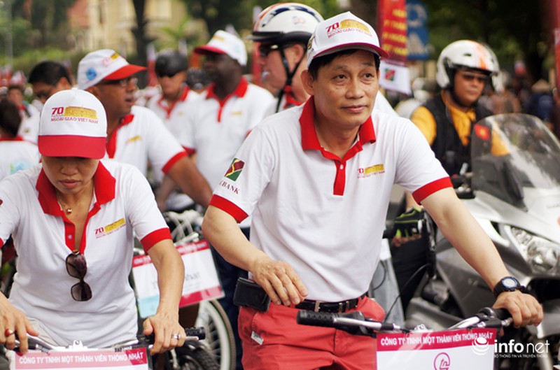 Đại sứ Hoa Kỳ và Cuba đồng hành đạp xe quanh Hà Nội - ảnh 7