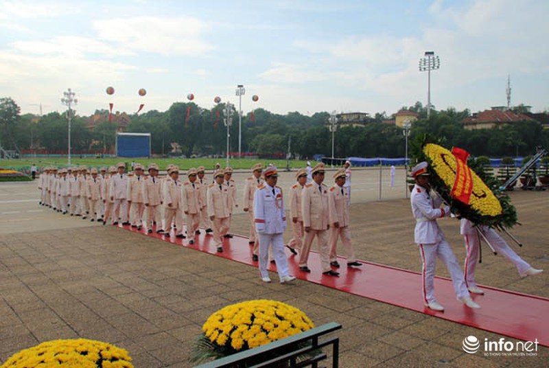 Lãnh đạo Đảng, Nhà nước viếng Chủ tịch Hồ Chí Minh nhân Quốc khánh - ảnh 3