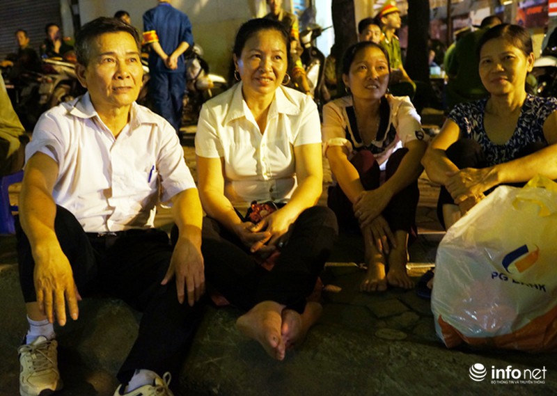 Mẹ hồi hộp trắng đêm ngồi chờ ngắm con trai trong đội diễu binh - ảnh 3