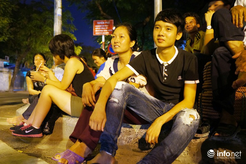 Mẹ hồi hộp trắng đêm ngồi chờ ngắm con trai trong đội diễu binh - ảnh 4