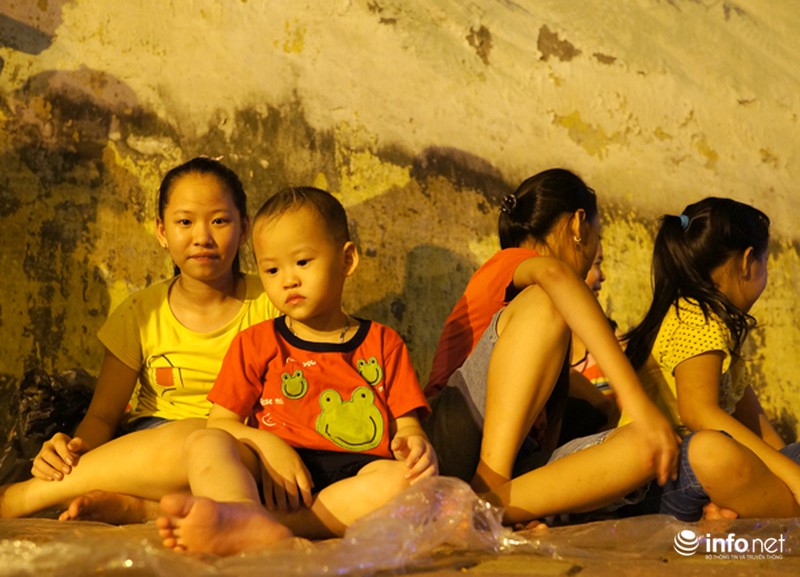 Mẹ hồi hộp trắng đêm ngồi chờ ngắm con trai trong đội diễu binh - ảnh 5