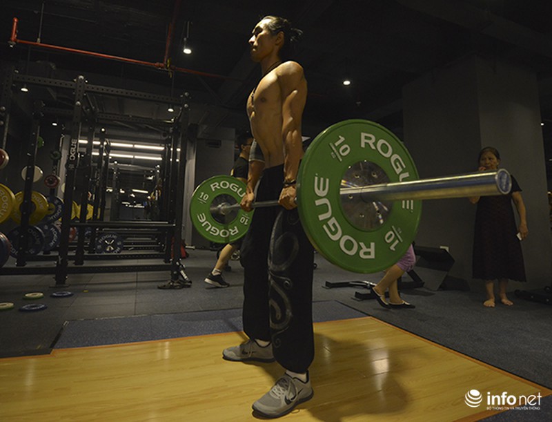Độc đáo những bài tập Gym lạ chưa từng có ở Hà Nội - ảnh 11