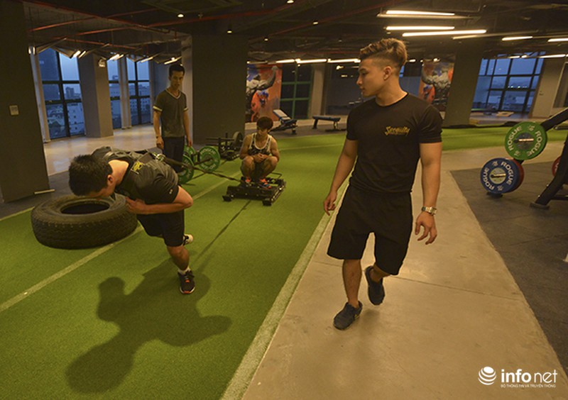 Độc đáo những bài tập Gym lạ chưa từng có ở Hà Nội - ảnh 9