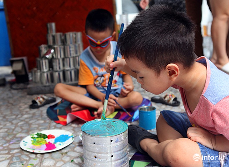 Ngộ nghĩnh trẻ em học làm đèn lồng bằng ống bơ - ảnh 4