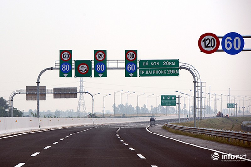 Kiểm tra kỹ lốp xe trước khi vào đường cao tốc Hà Nội - Hải Phòng - ảnh 4