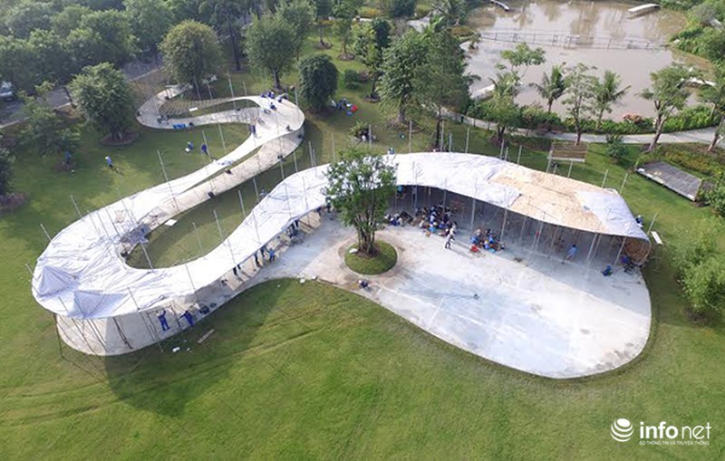 Bữa tiệc ánh sáng trong đám cưới ngoài trời độc đáo tại Hà Nội - ảnh 1