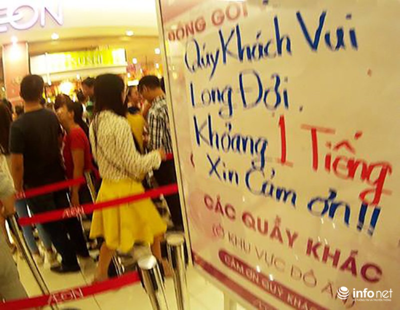 Vật vã chen chân đi Aeon Mall ngày cuối tuần - ảnh 11