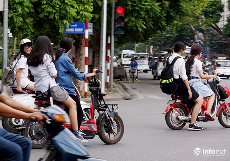 CSGT ra quân xử lý nghiêm học sinh