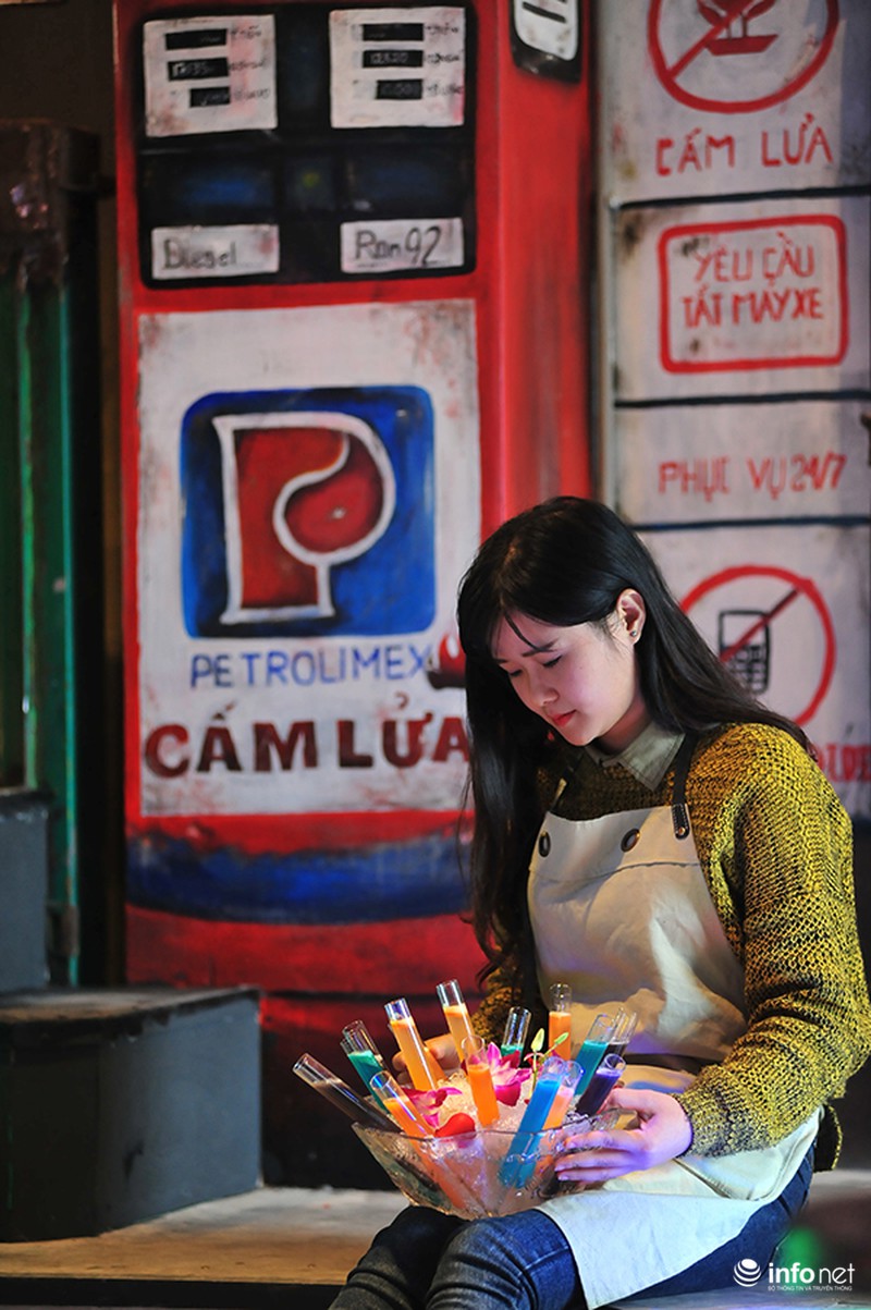 Vào Bar Ô tô vừa khai trương