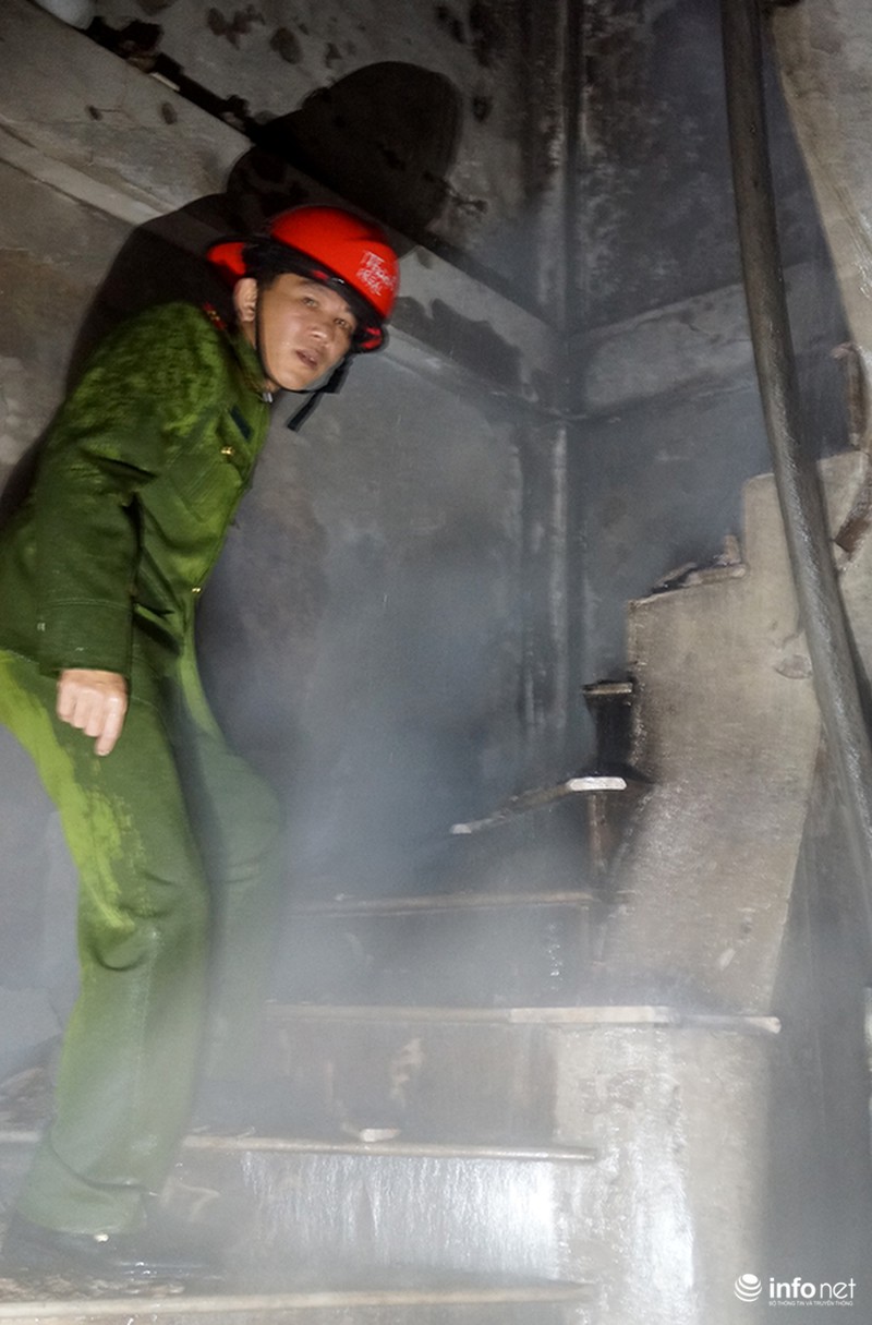 Những hình ảnh hiện trường vụ cháy thiêu rụi căn nhà trên phố Lĩnh Nam - ảnh 2