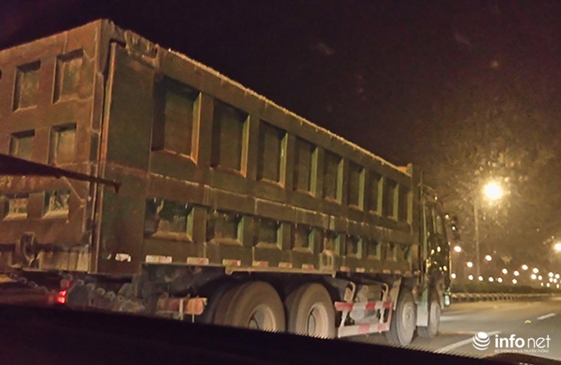 Tạm giữ đoàn xe