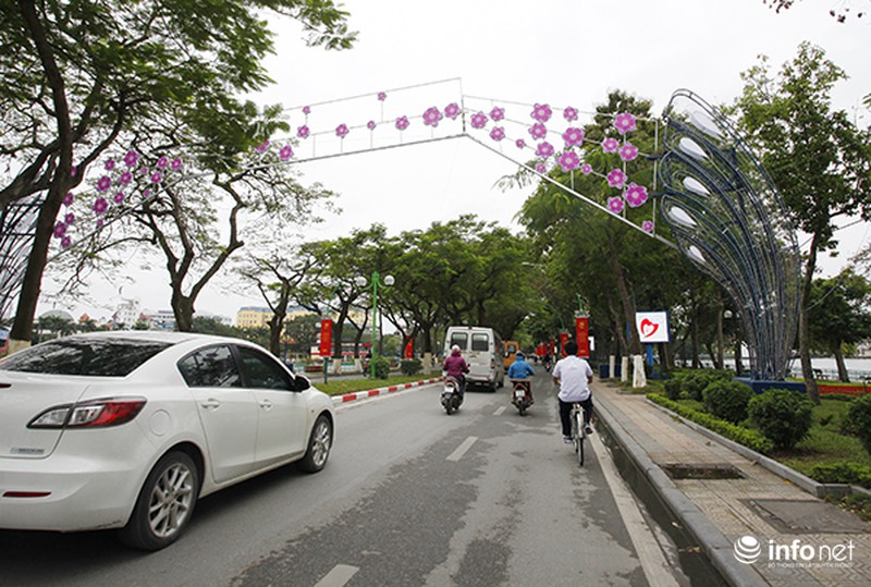 Những dàn đèn tiếp tục