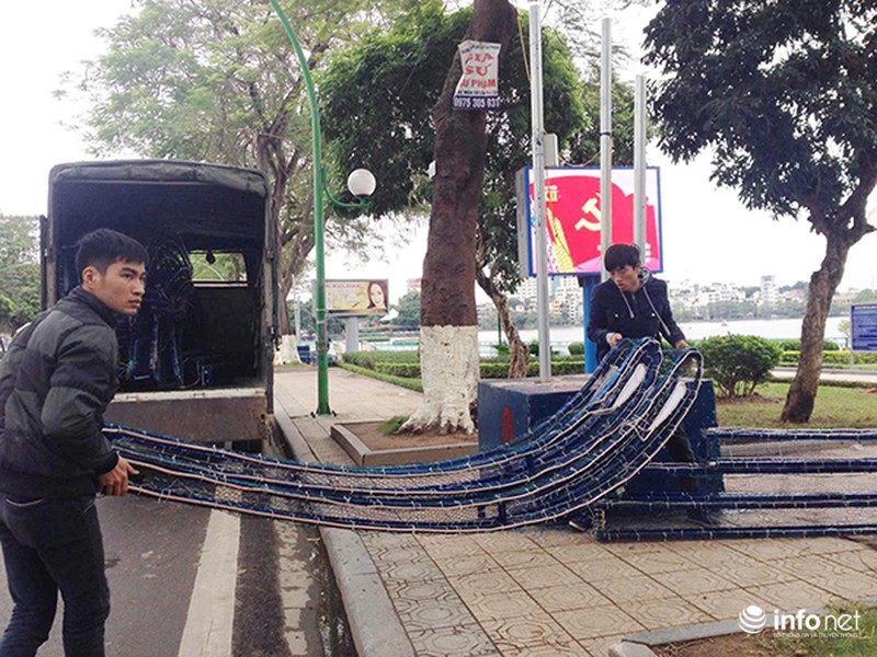 Những dàn đèn tiếp tục