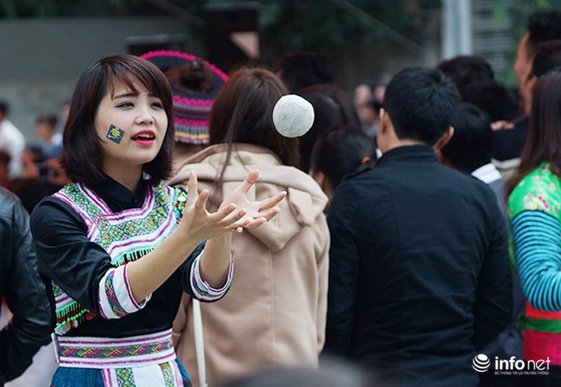 Những cô gái Mông đẹp như hoa